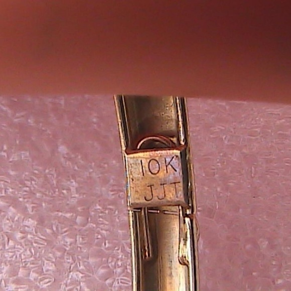 10k Yellow Gold Diamond Cut Bangle/Bracelet - Picture 6 of 8